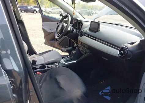 2020 Toyota Yaris Le из США, поврежденный, VIN 3MYDLBJV0LY704094